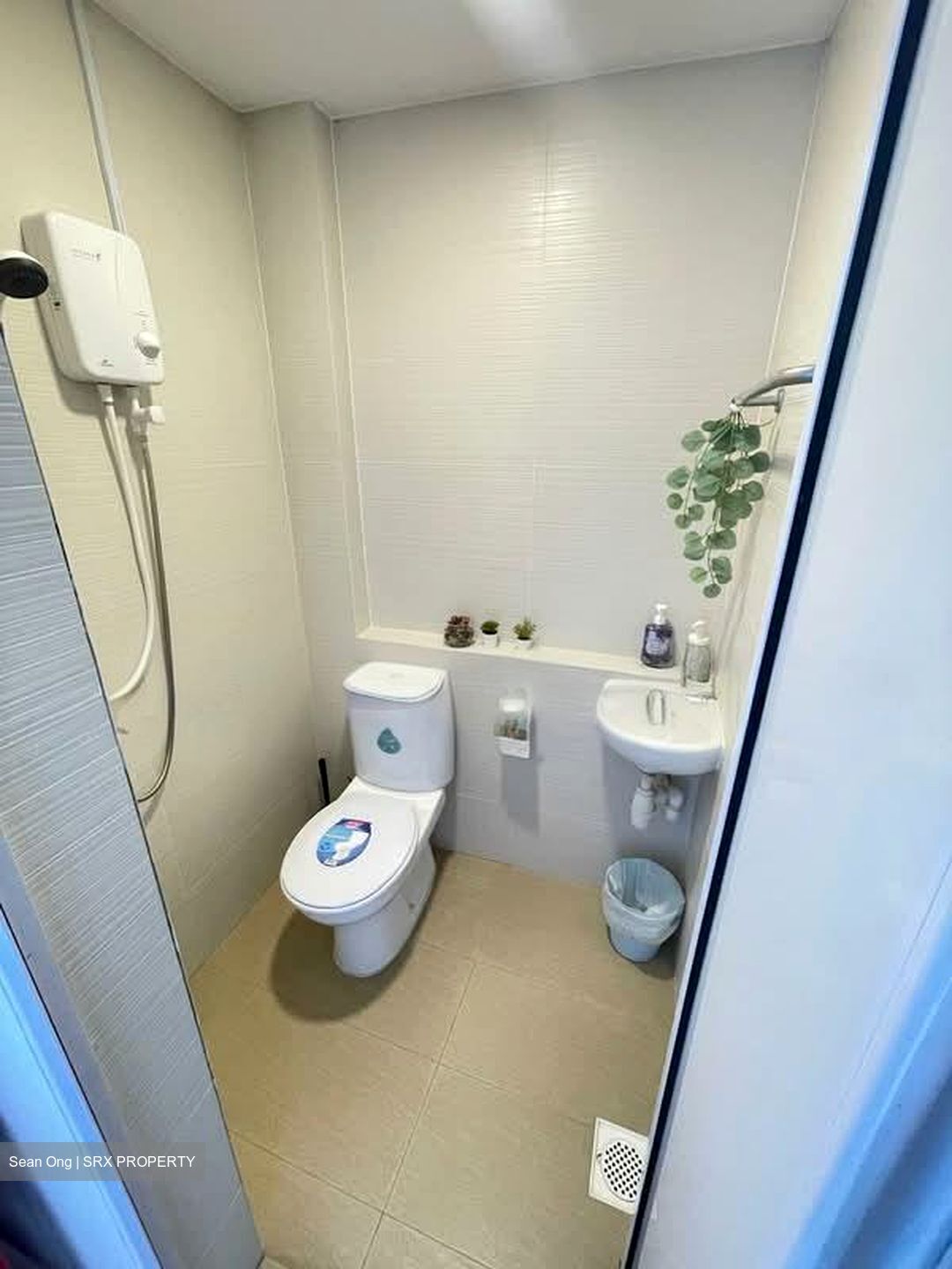 Gold Coast Condo (D5), Condominium #553640481